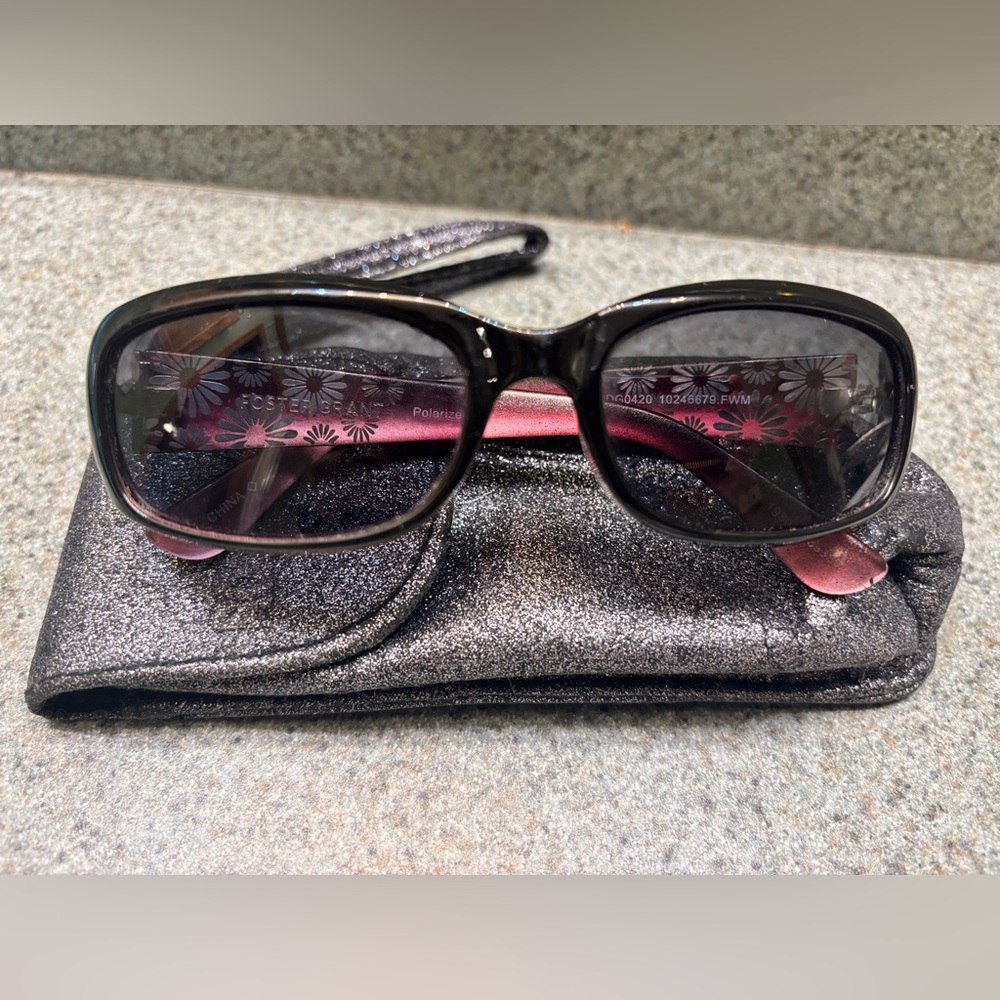 Foster Grant Sunglasses
Polarized
Like new comes with case